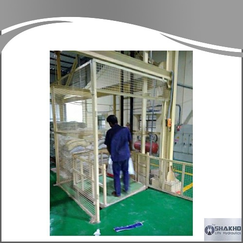 Hydraulic Goods Lift